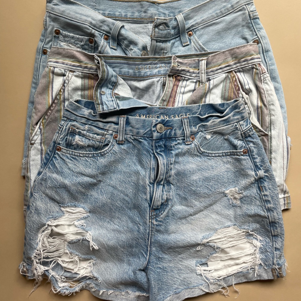 3 for 1. American Eagle & Levi’s shorts
